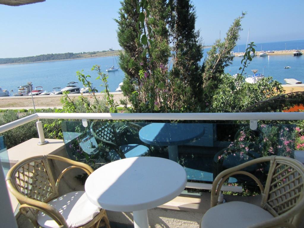 Guesthouse Punta Mira - Beachfront Novalja Quarto foto