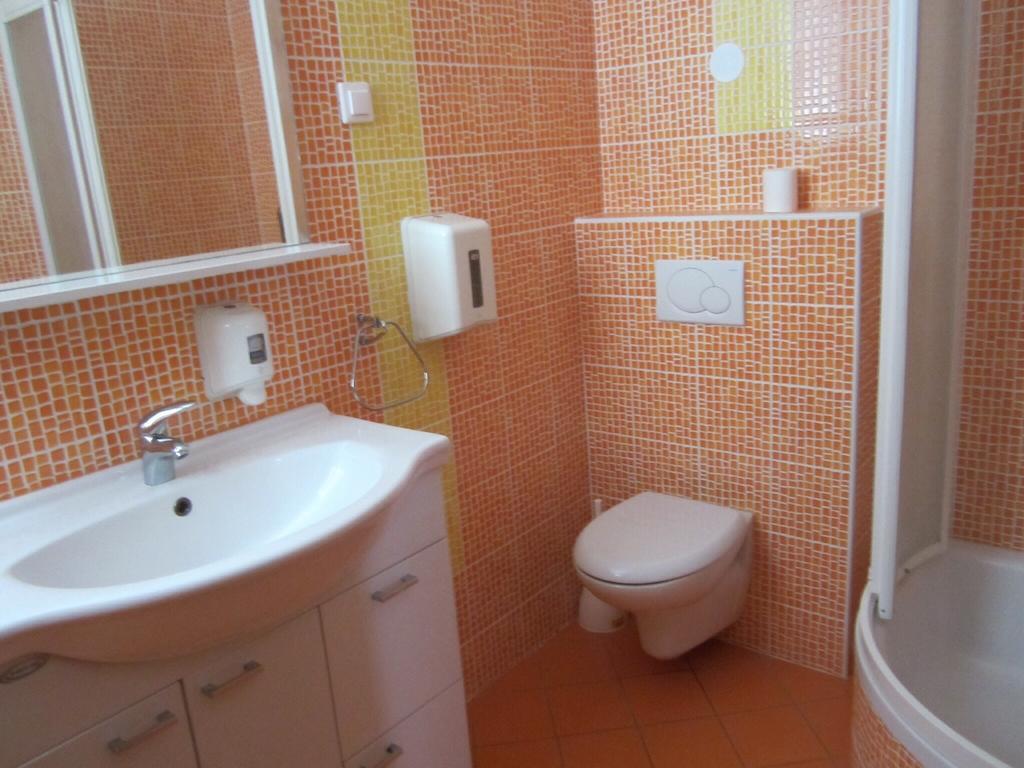 Guesthouse Punta Mira - Beachfront Novalja Quarto foto